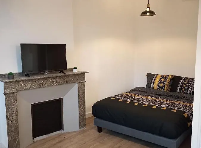 Apartment Joli Avec Balcon Clim